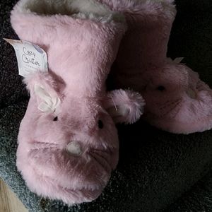 NWT - COZY CRITTERS SLIPPER BUNNY BOOTS
